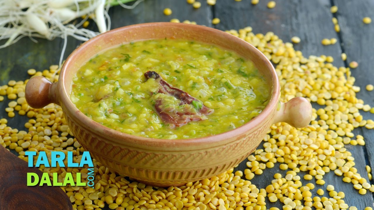 Hare Lehsun ki Dal, Green garlic winter dal by Tarla Dalal