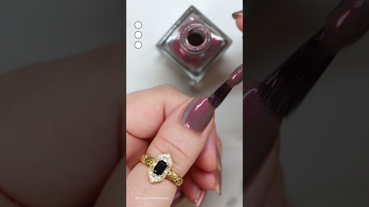 💅 Swatching Veiled Dagger by Arcana Lacquer 