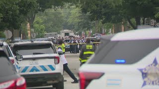 Chicago police officer shot in Albany Park