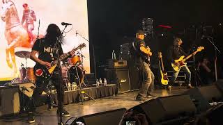 Download Lagu Tom Morello - Intro + Killing In The Name Of MP3