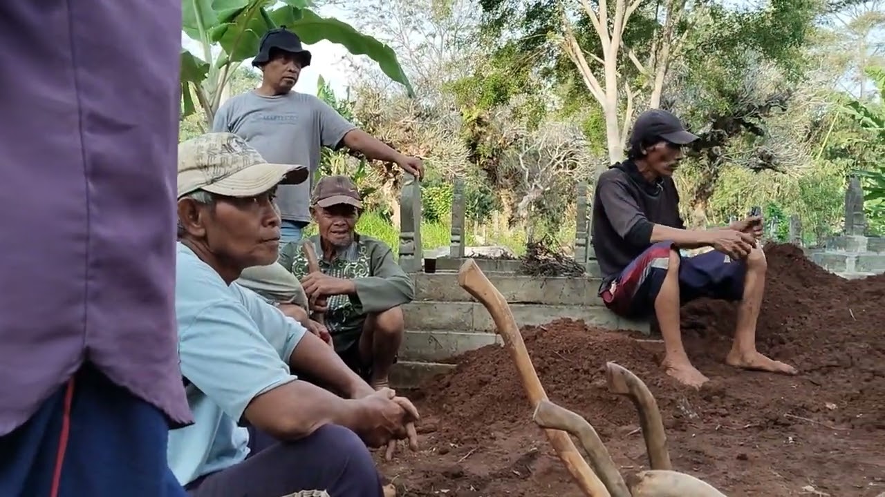 lagi viral gali kuburan untuk tempat pocong
