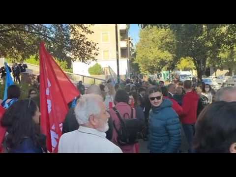 Video Mps, sit-in sindacati fuori da assemblea: Siena patrimonio del Paese