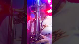 Video thumbnail of "Chicago 25 ir 6 to 4. Brass Saxophone player"