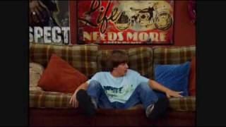 Celebrity Miley Cyrus is tall Profile