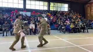 Militares Chilenos Bailan Magistral Pie De Cueca.