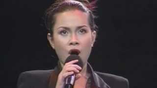 Video voorbeeld van "Lea Salonga - Don't Cry for Me Argentina | 2002"