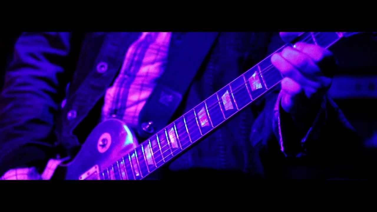Παρακολούθηση "Strut" - From "THE LAST BAND ON EARTH: A Film About THE ELMS." στο YouTube Παρακολούθηση "Strut" - From "THE LAST BAND ON EARTH: A Film About THE ELMS." στο YouTube