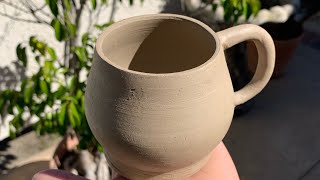 Download Lagu Pottery: Successfully throwing and trimming a mug MP3