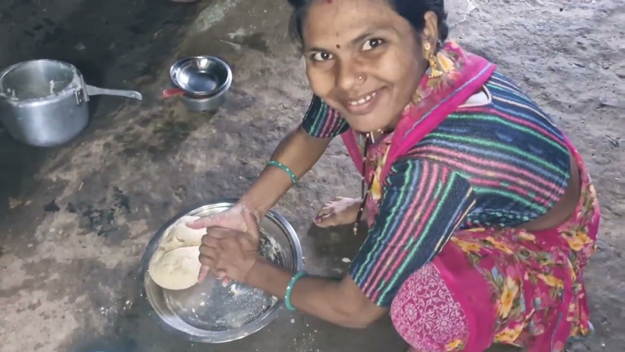 आज लय उशीर झाला न्याहारी करायला 😊 आज नळफिटिंग चालू केली.  #yogeshgorecomedian #sonuchimummy 