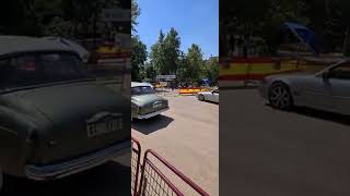 Ekpozicio de malnovaj aŭtoj ĉe Granadao. Esperanto.