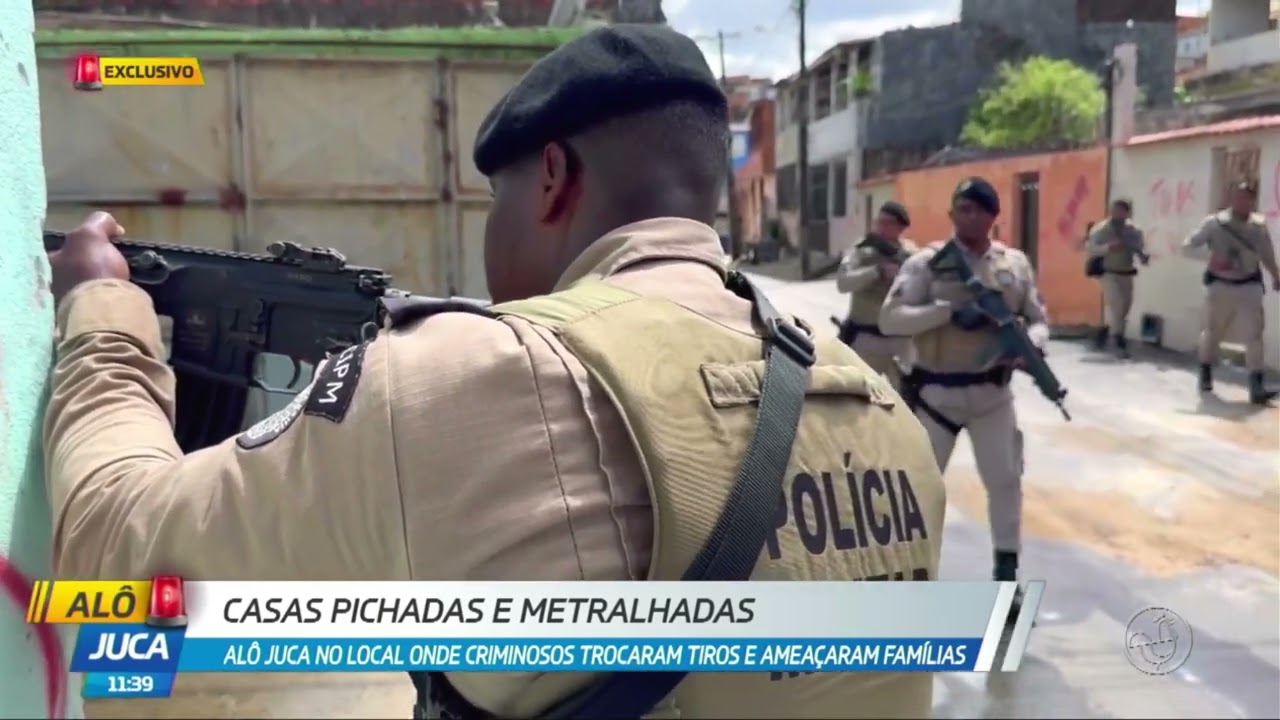 ALÔ JUCA: Casas pichadas e metralhadas: ALô Juca no local onde criminosos tocam o terror