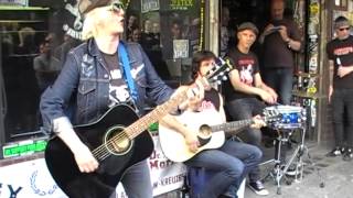 Bambix - Trapped (Strassenkonzert Berlin 19.04.2014)