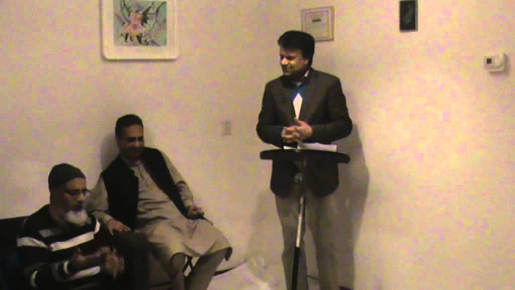 Naeem Arif reading his poetry
