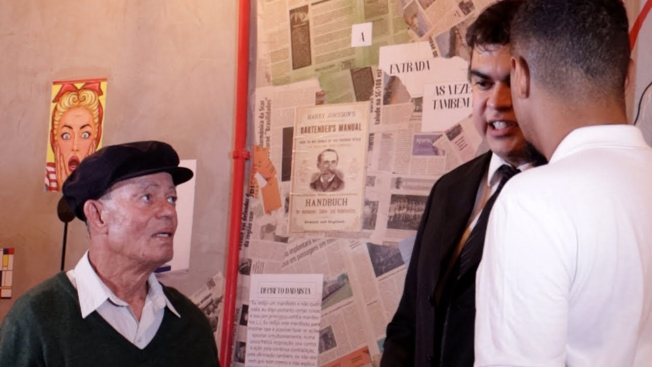 Esse senhor foi impedido de entrar no restaurante, e o que acontece surpreende a todos 😱