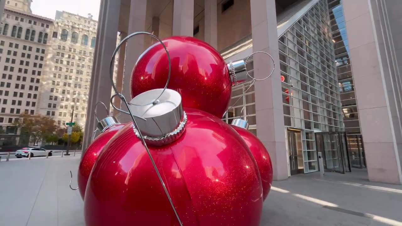 Experience San Francisco's Holiday Walk on Market Street and Ferry Building