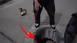 WHATS INSIDE THE MANHOLE!!