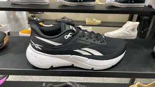Reebok Zignition (Black/ White) - Style Code: 100228706