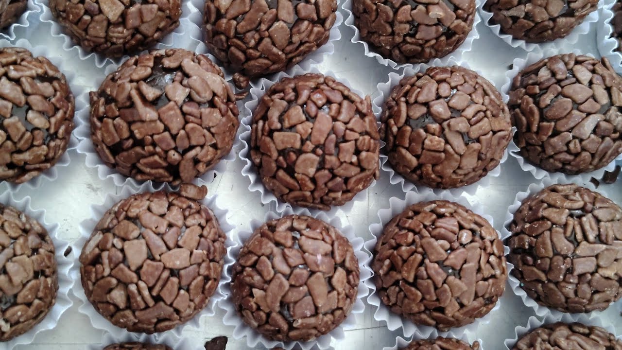 Um pouco da minha produção de 100 brigadeiros