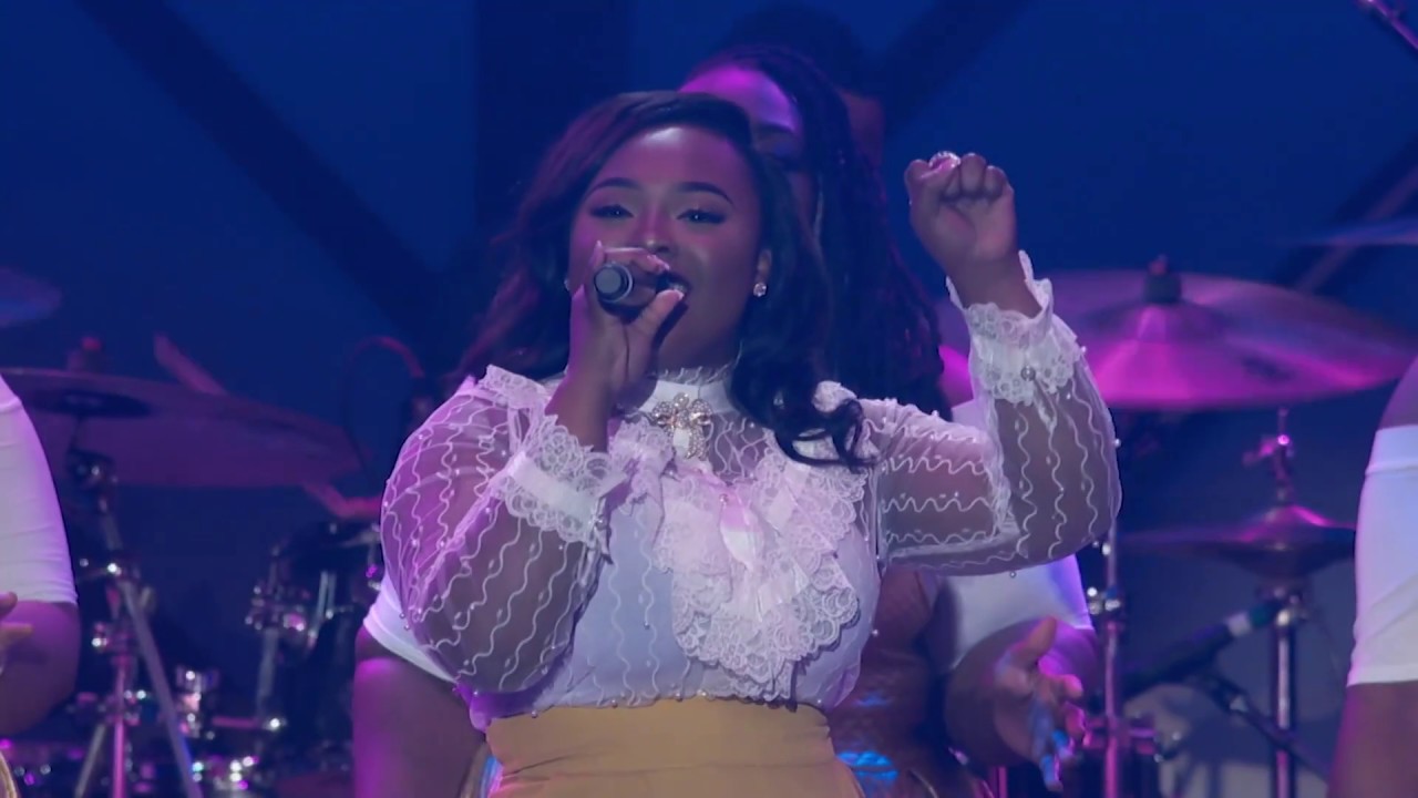 49th Annual Dove Awards - Jekalyn Carr - YouTube