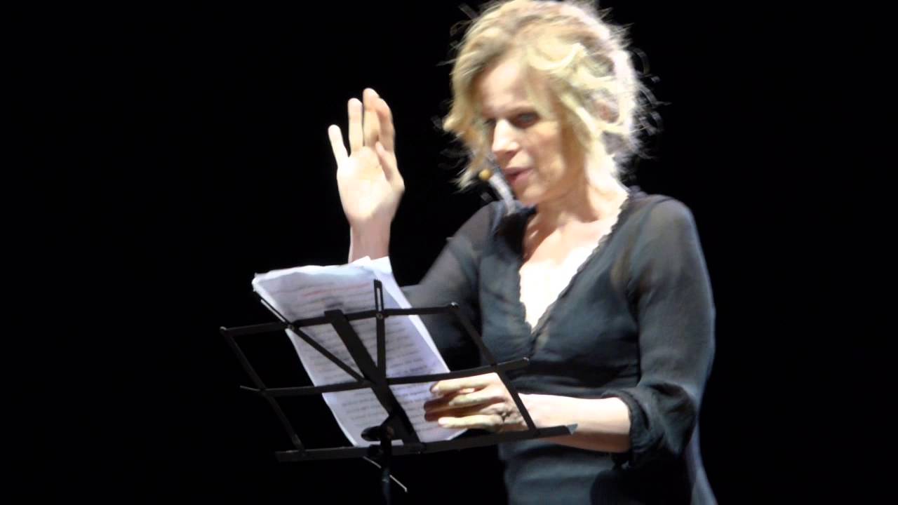 dismappa - Sonia Bergamasco in Ferite a morte, Teatro Romano 27 agosto 2013