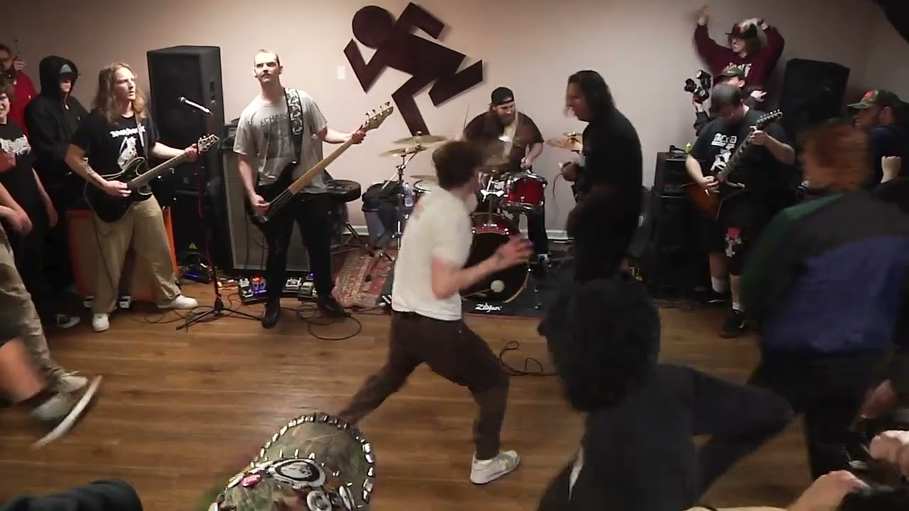 Do You Bleed @ The Breakroom