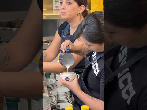 استمتع بالقهوة الإيطالية المميزة في مقهى باسكوتشي في ميلانو