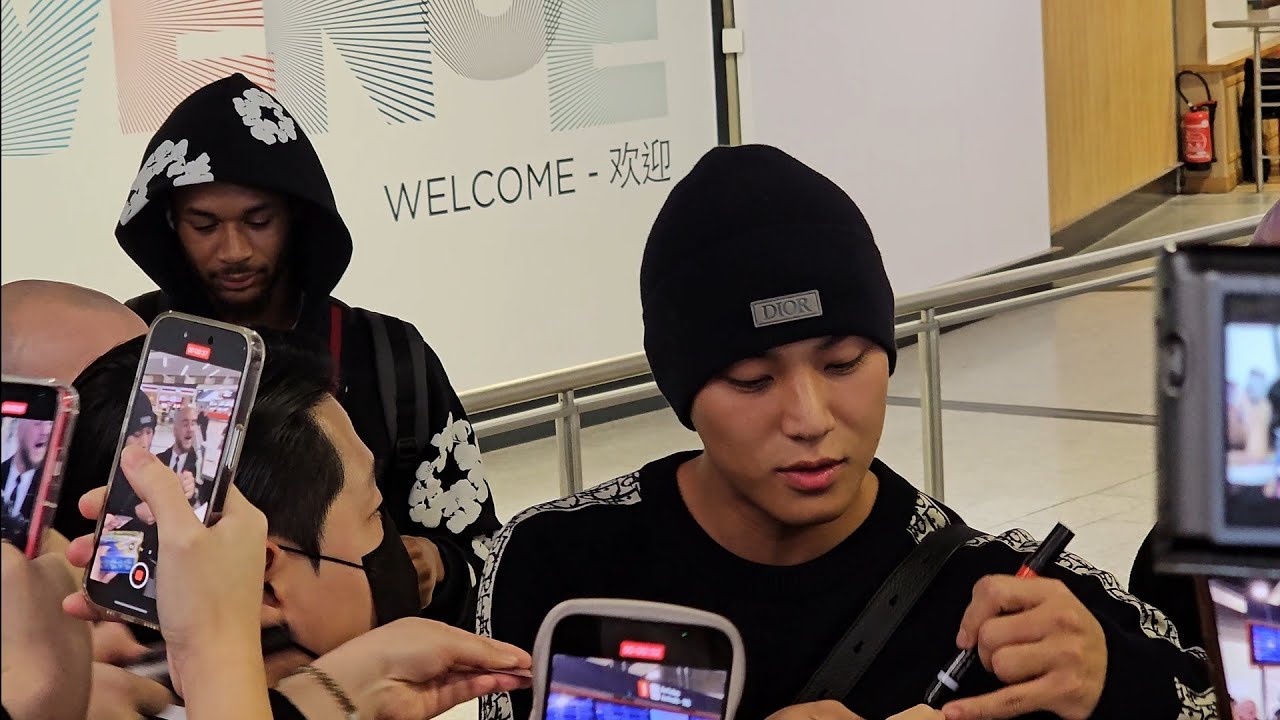 Kim Min-gyu 민규 (Seventeen Mingyu) arrival @ Charles de Gaulle Airport for the Paris Fashion Week