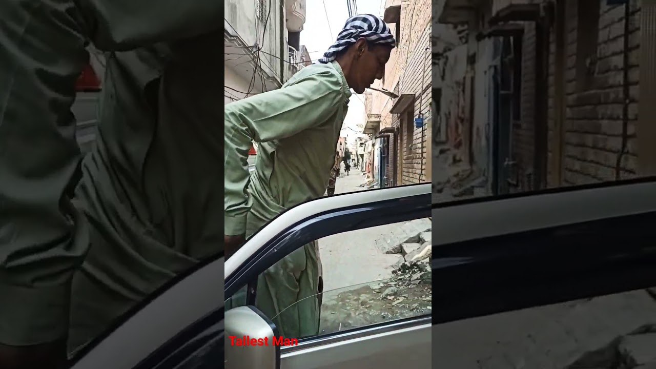 Tallest man in Lahore Pakistan 😲#tallestmanintheworld