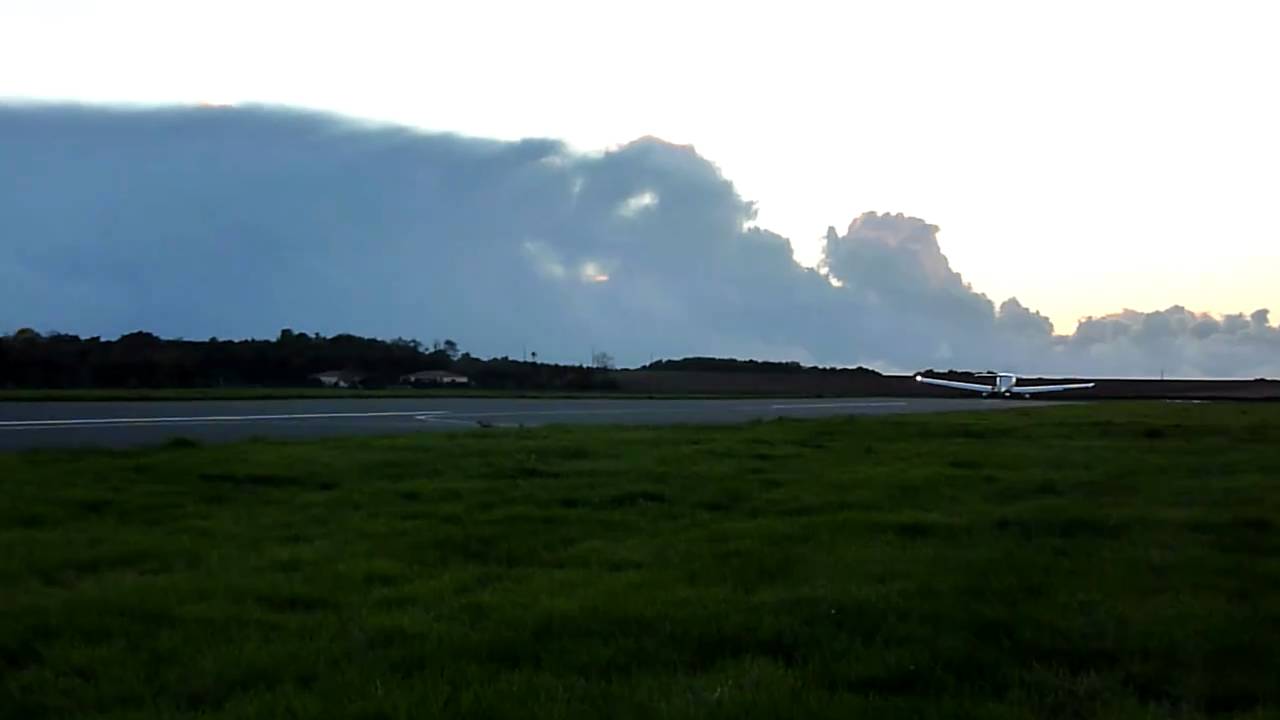 Pierre Guy PERRIER atterrissage en DA40