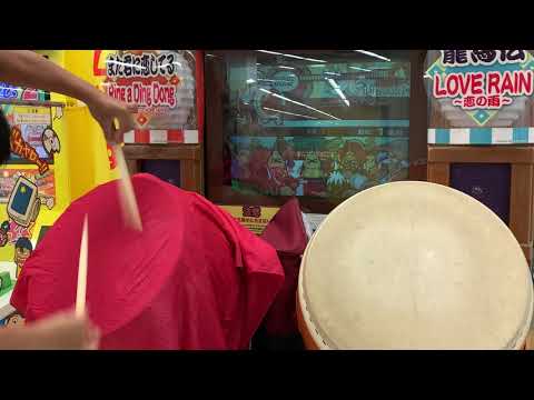 布が落ちてもなおダブルストロークをし続ける男