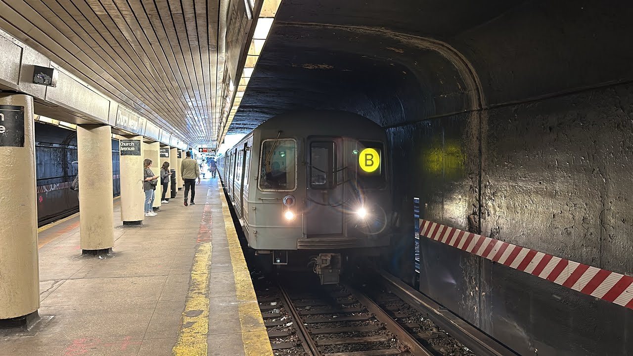 ⁴ᴷ BMT Brighton Line: R68 Yellow (B) Train & R68A (Q) Train @Chuch ...