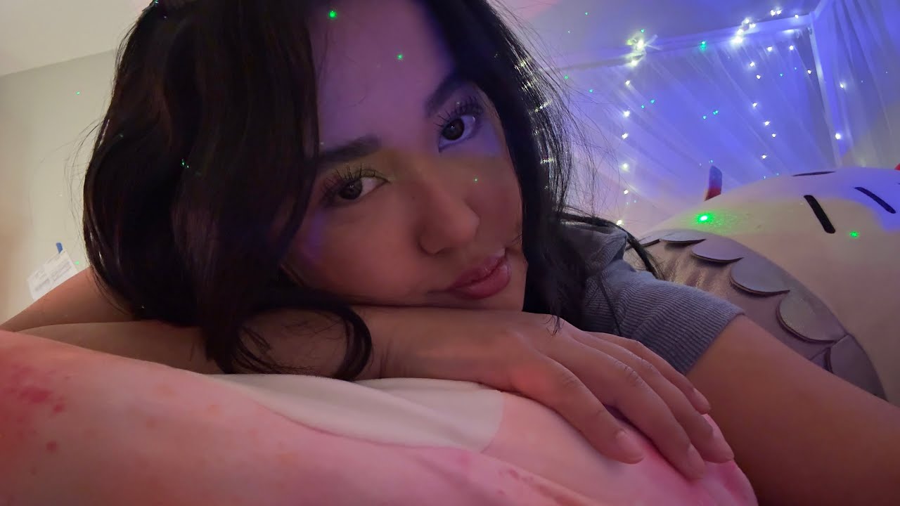 ASMR | ONLY for ppl that love Taylor Swift ♥️ (sing along, bloopers, soft whispers) 🎀💙