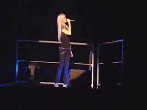 Avril Lavigne Freak Out Live