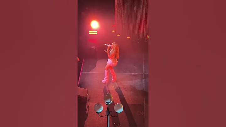 Sabrina Carpenter - 「Nonsense」 Live in Austin 3/26/23 - 天天要聞