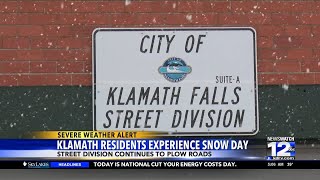 Klamath residents seek fun during snow day