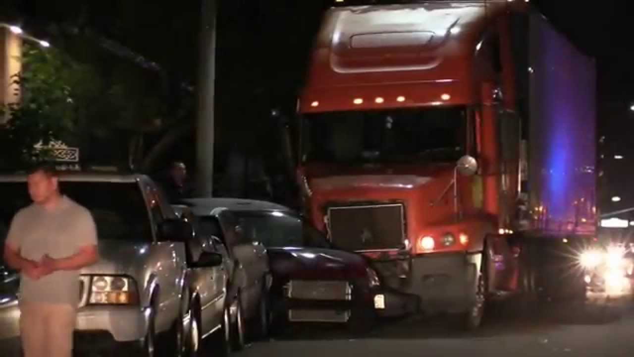 BIG RIG CRASHES INTO 12 PARKED CARS IN BREA YouTube