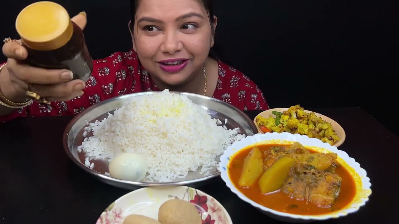 BIGBITES, Eating Rice With Katla Macher Patla Jhol, Fulkopi alu Vaja, Nolen Gur Er Rosogolla।।