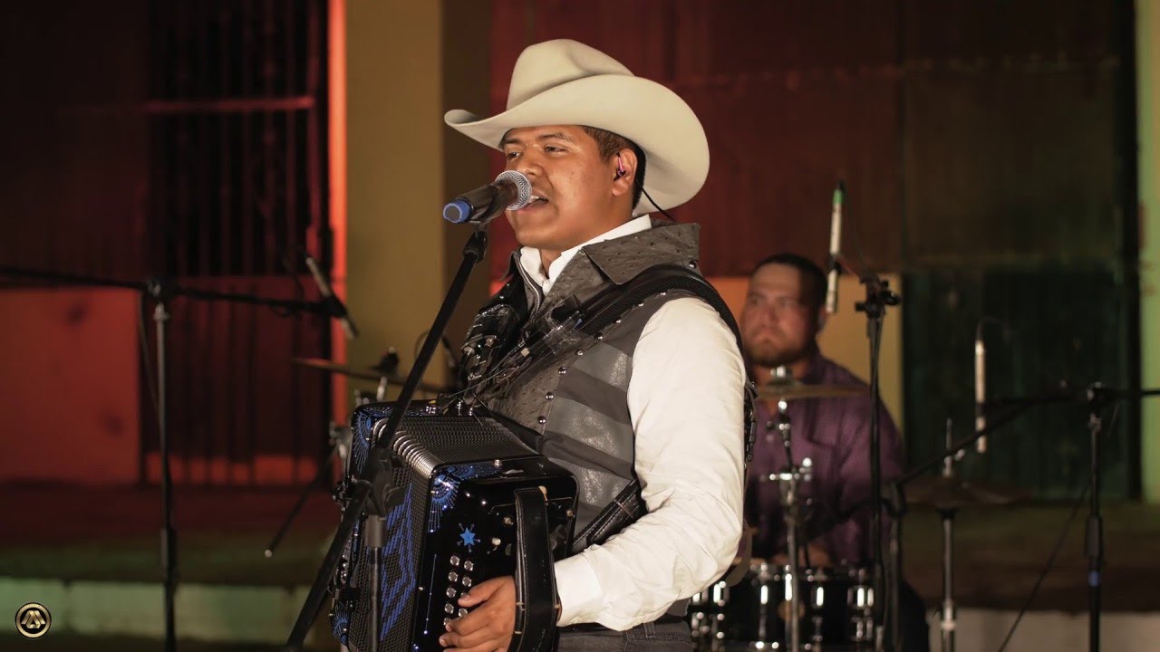 Los Dos De Tamaulipas - El Jefe de la Maña