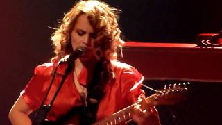 Anna Calvi - Rider To See - No More Words - 09 february 2011.MOV