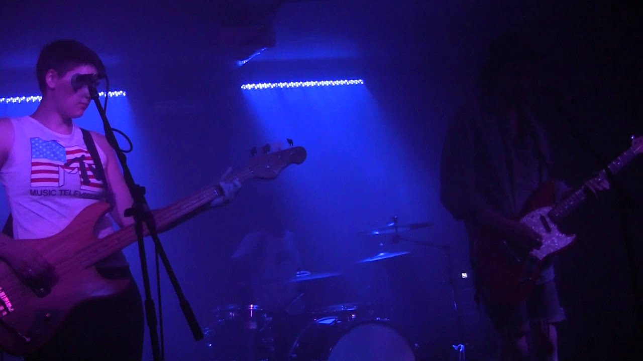 A GRAVE WITH NO NAMEBirthdays Londres 17/7/2013 YouTube