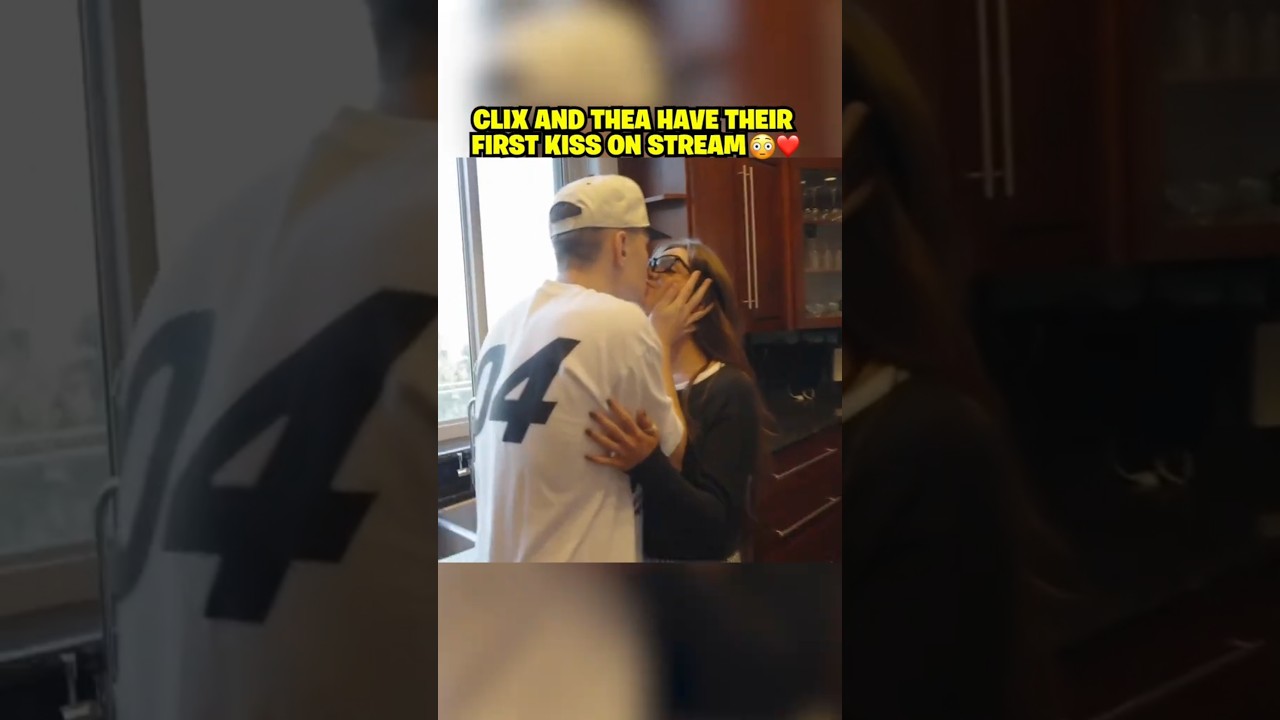 "NO WAY! CLIX and THEA KISS LIVE on STREAM?! (FULL CLIP) 