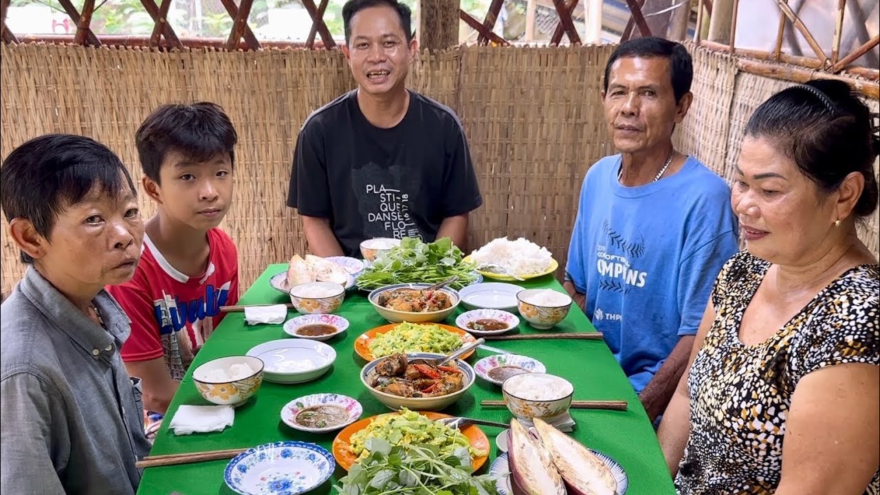 Cá Tra Kho Hột Vịt Xào Khổ Qua 2 Món Ít Tốn Tiền Mà Bữa Cơm Ngon / at6n