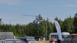 Yleisölennätys helikopterilla Keskisen kyläkaupalla