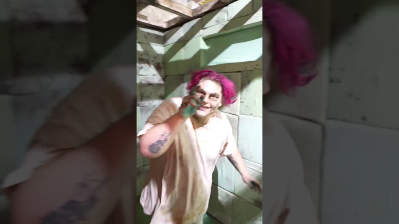 Комната движется… Или мы? 