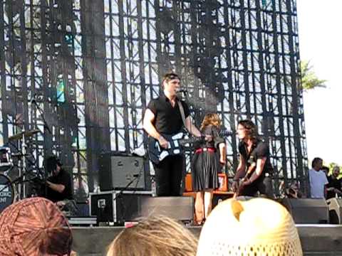 Airborne Toxic Event at Coachella 2009 (Happiness ...