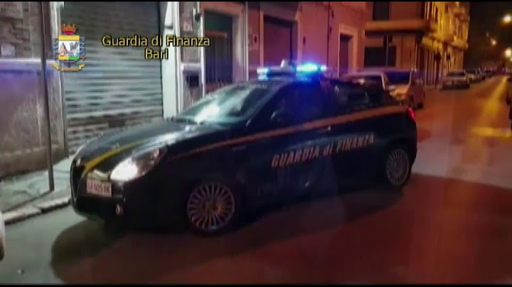 Foggia, il "cattivo maestro" si difende: "Mai detto ai bambini di tagliare le teste"