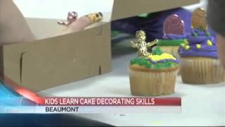 Local children learn cookie and cake decorating skills screenshot 4