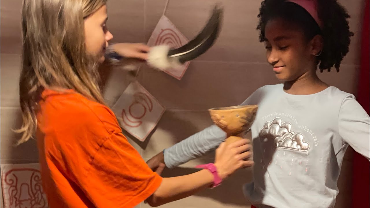 Caja Roja de Menstruación: Actividad para que las niñas esperen la Menstruación con ilusión