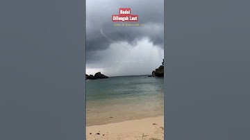 Detik -detik Angin puting beliung di Tengah Laut  Gunung Kidul.. #shorts #putingbeliung #gunungkidul