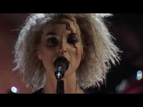 Nirvana &amp; St. Vincent - &quot;Lithium&quot; | 2014 Induction